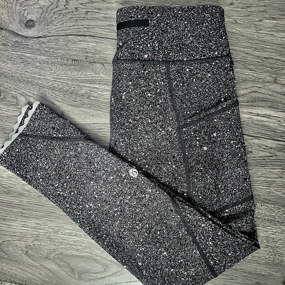 Lululemon leggings size 6